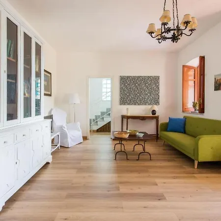 Emma 50 Mt From The Sea With Private Pool Villa *